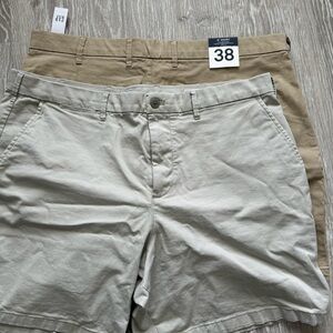 Men’s Gap khaki shorts